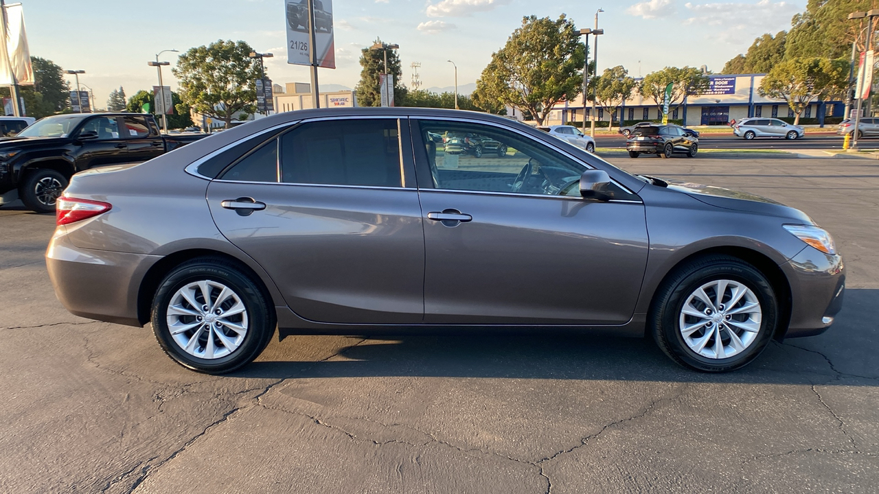 2017 Toyota Camry LE 2