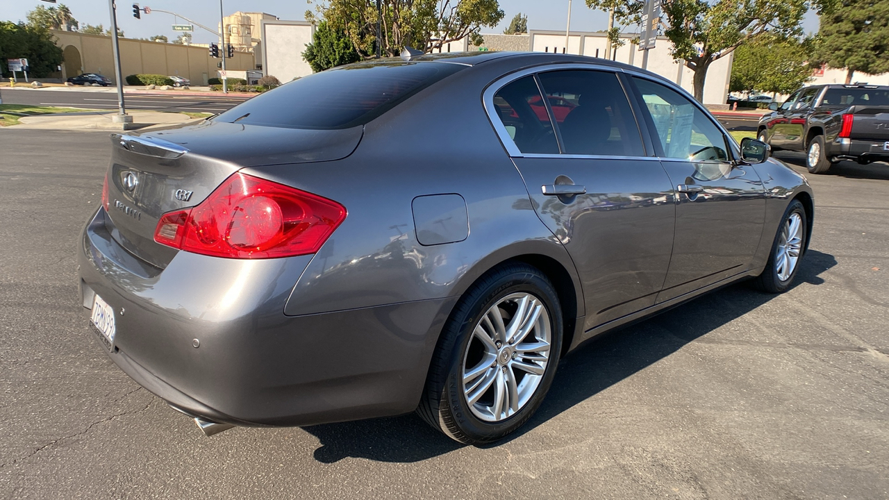 2010 INFINITI G37 Journey 3