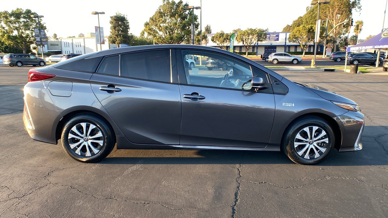 2021 Toyota Prius Prime XLE 2