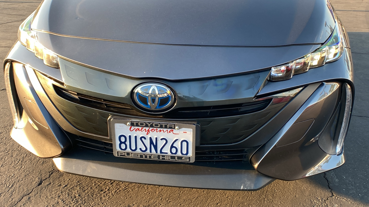 2021 Toyota Prius Prime XLE 32