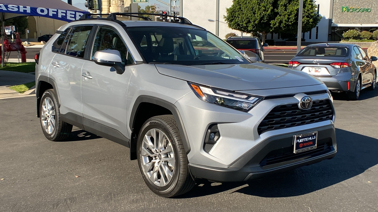 2024 TOYOTA RAV4 XLE Premium 1