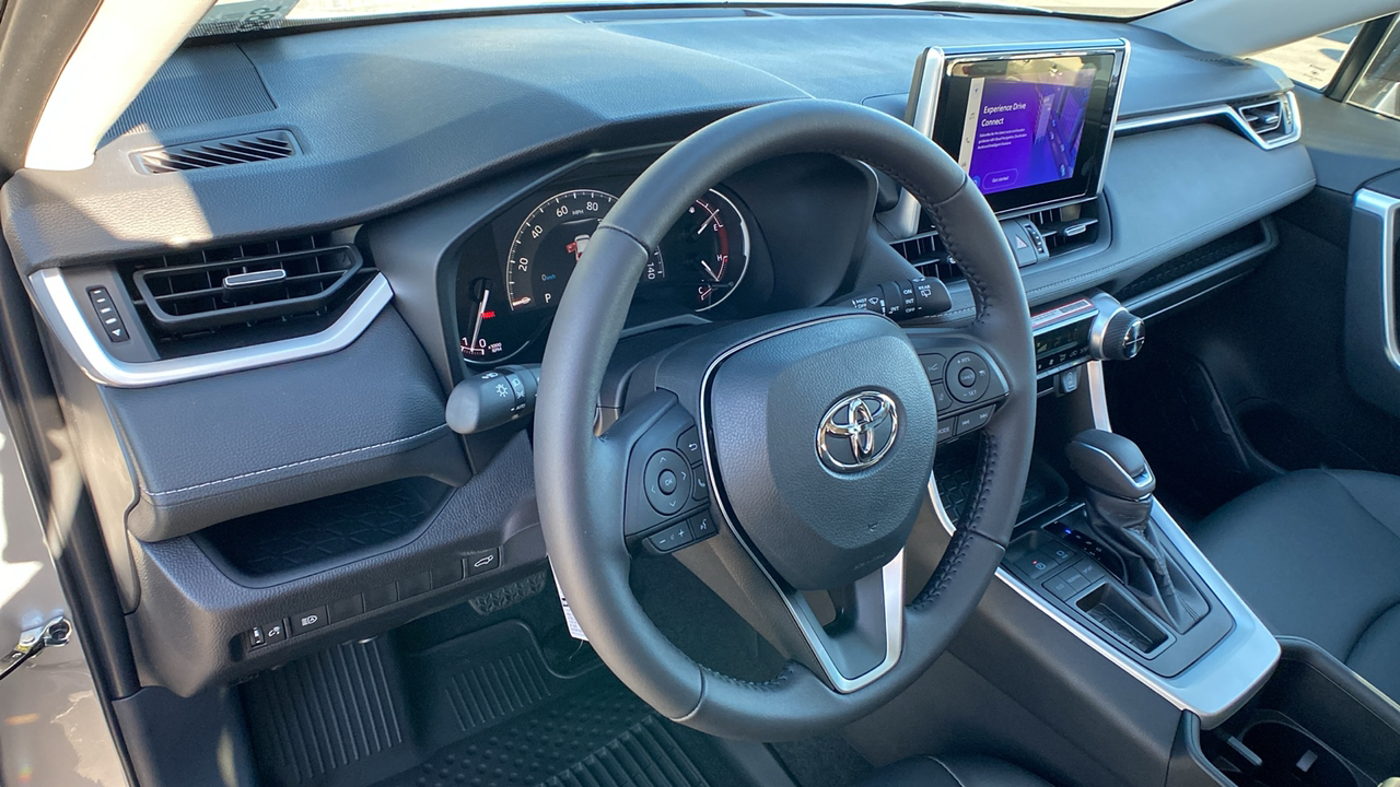 2024 TOYOTA RAV4 XLE Premium 16