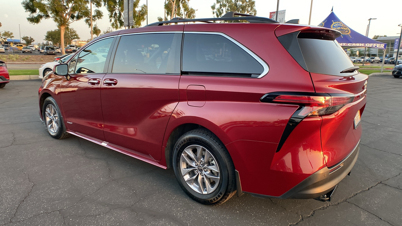 2021 Toyota Sienna XLE 5