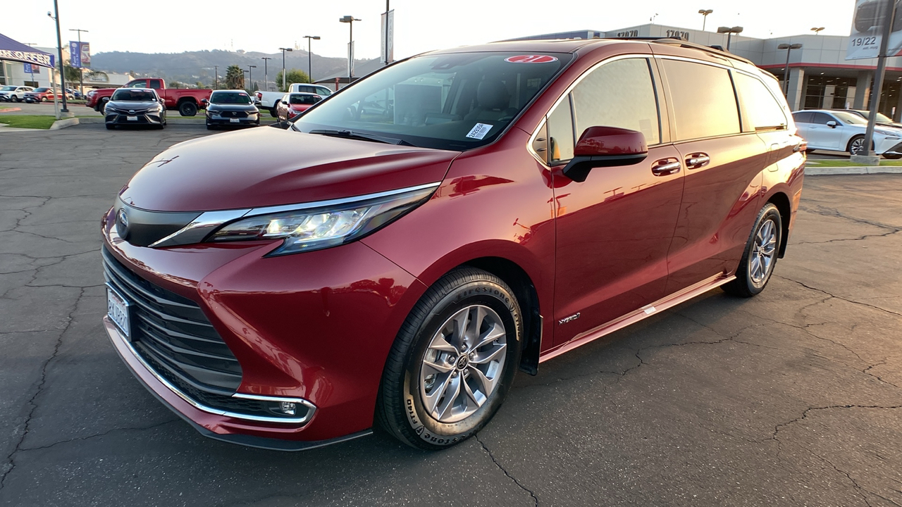 2021 Toyota Sienna XLE 7