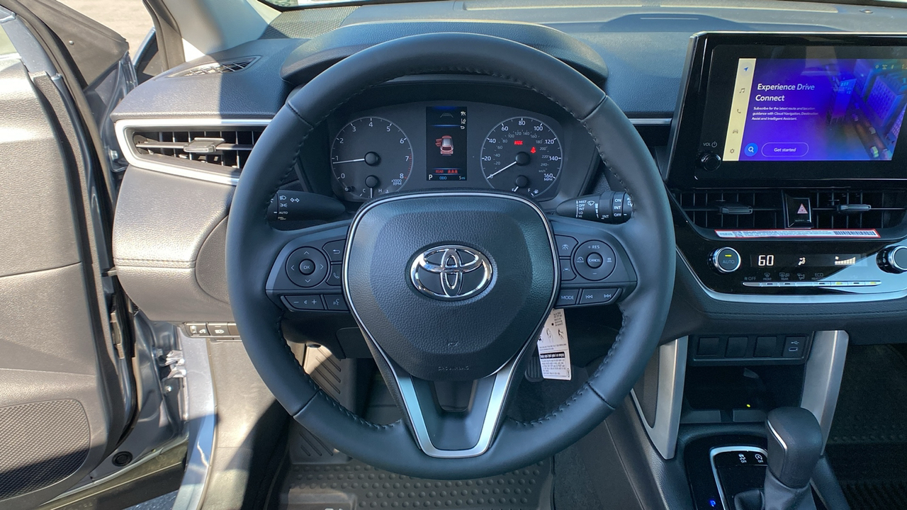 2024 TOYOTA Corolla Cross LE 13