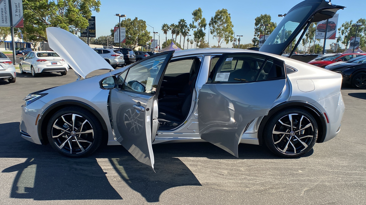 2024 TOYOTA Prius Prime XSE Premium 11