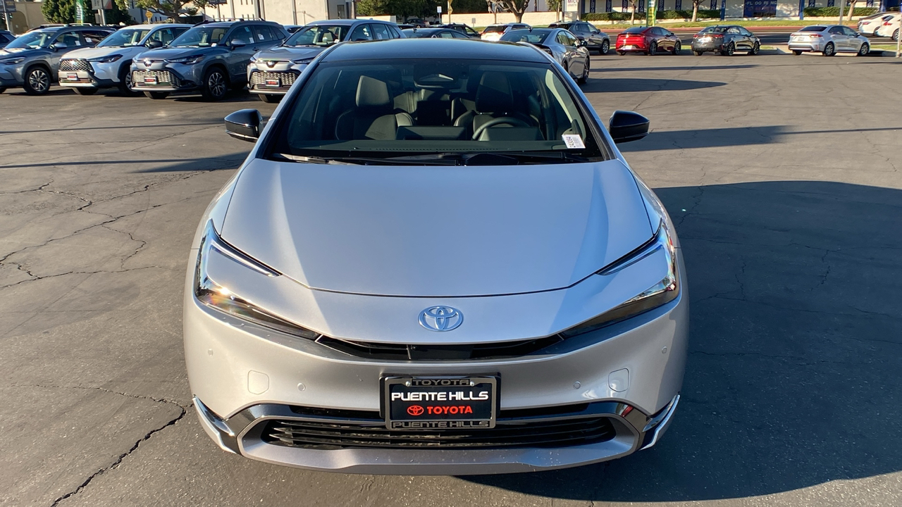 2024 TOYOTA Prius Limited AWD 8