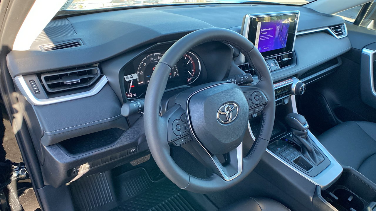 2024 TOYOTA RAV4 XLE Premium 16