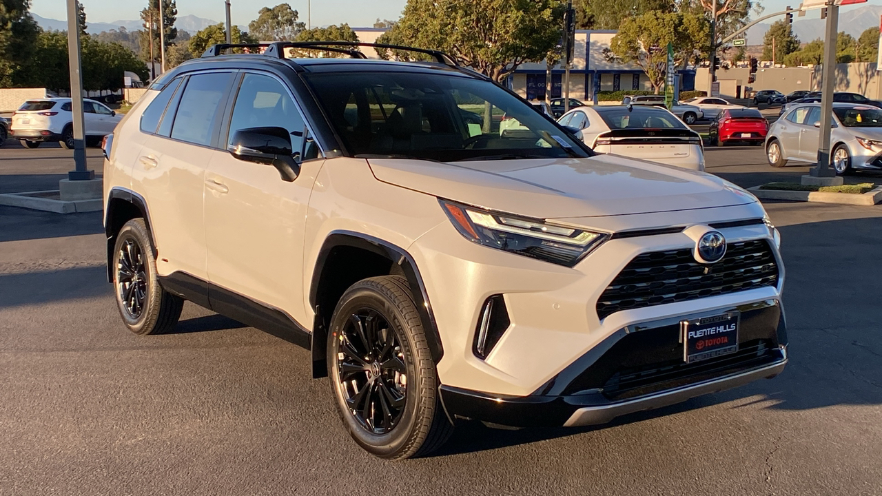 2024 TOYOTA RAV4 Hybrid XSE 1