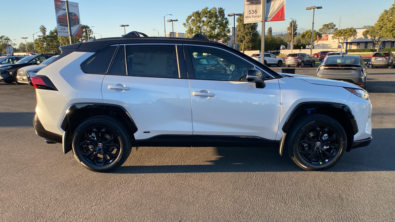 2024 TOYOTA RAV4 Hybrid XSE 2