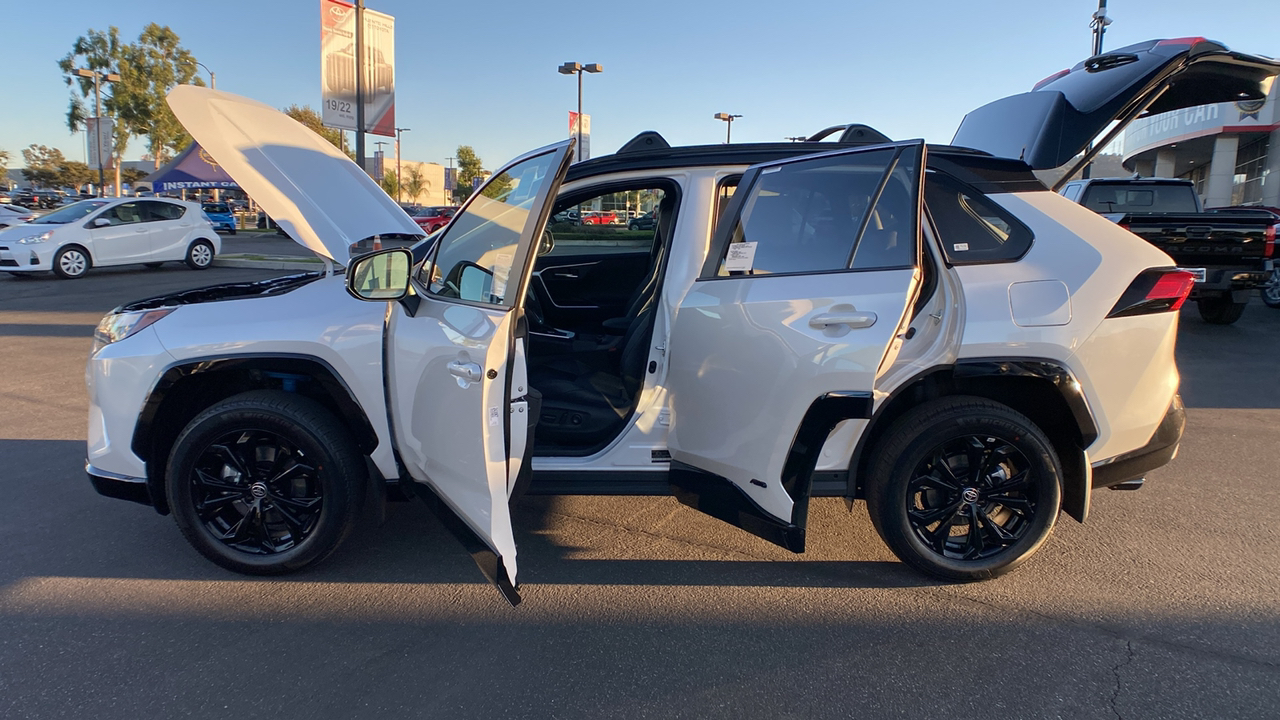 2024 TOYOTA RAV4 Hybrid XSE 11