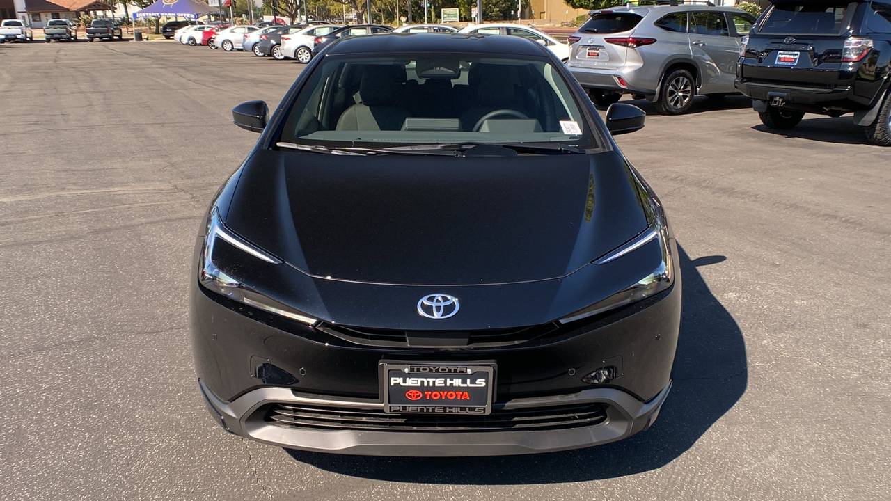 2024 TOYOTA Prius LE 8