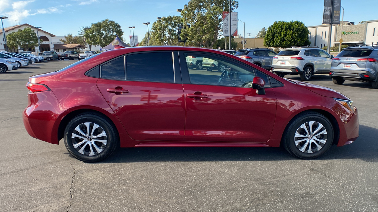 2022 Toyota Corolla Hybrid LE 2