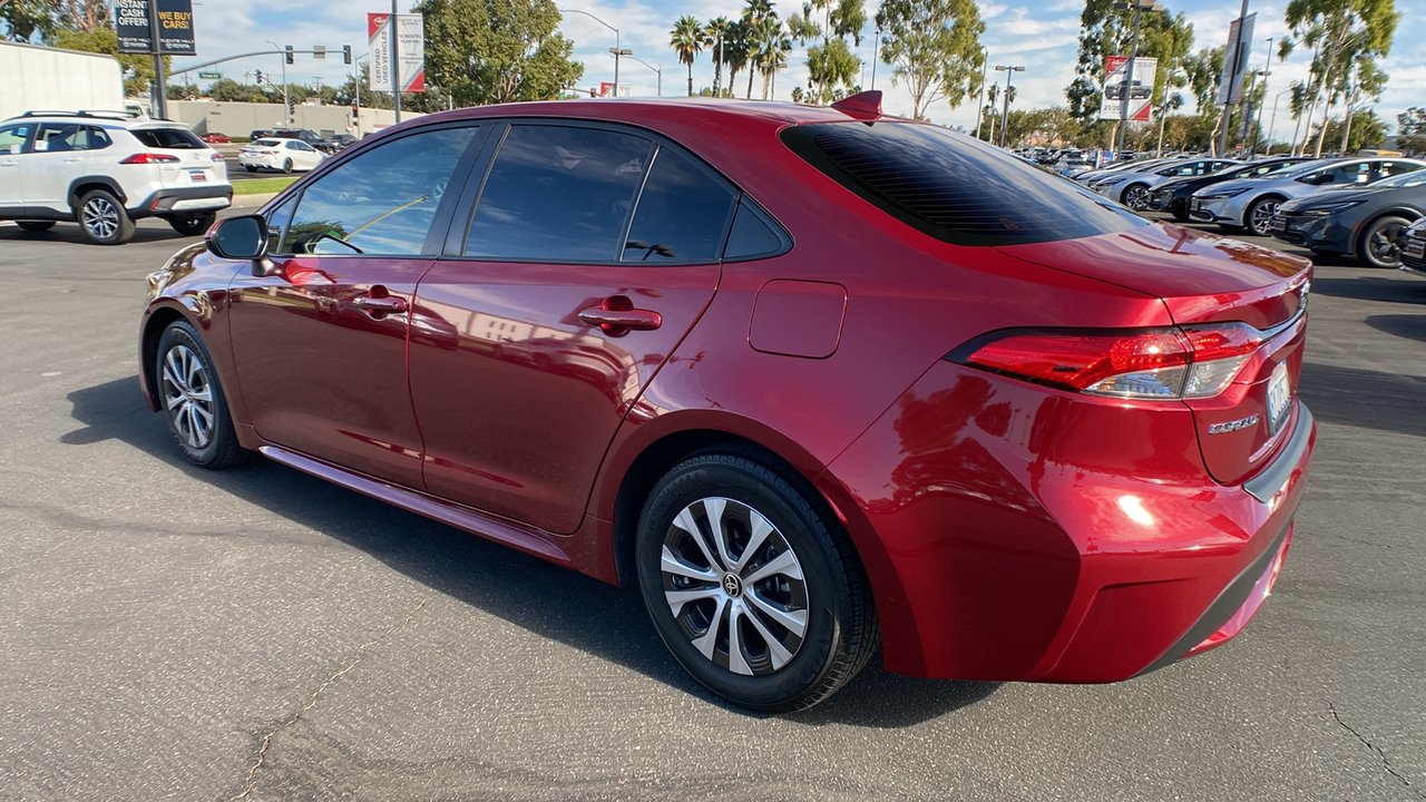 2022 Toyota Corolla Hybrid LE 5