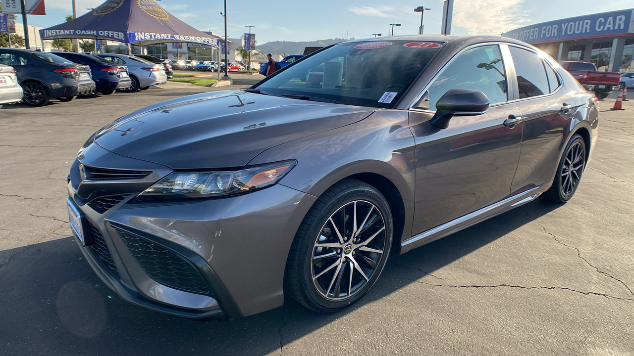 2023 Toyota Camry Hybrid SE 7