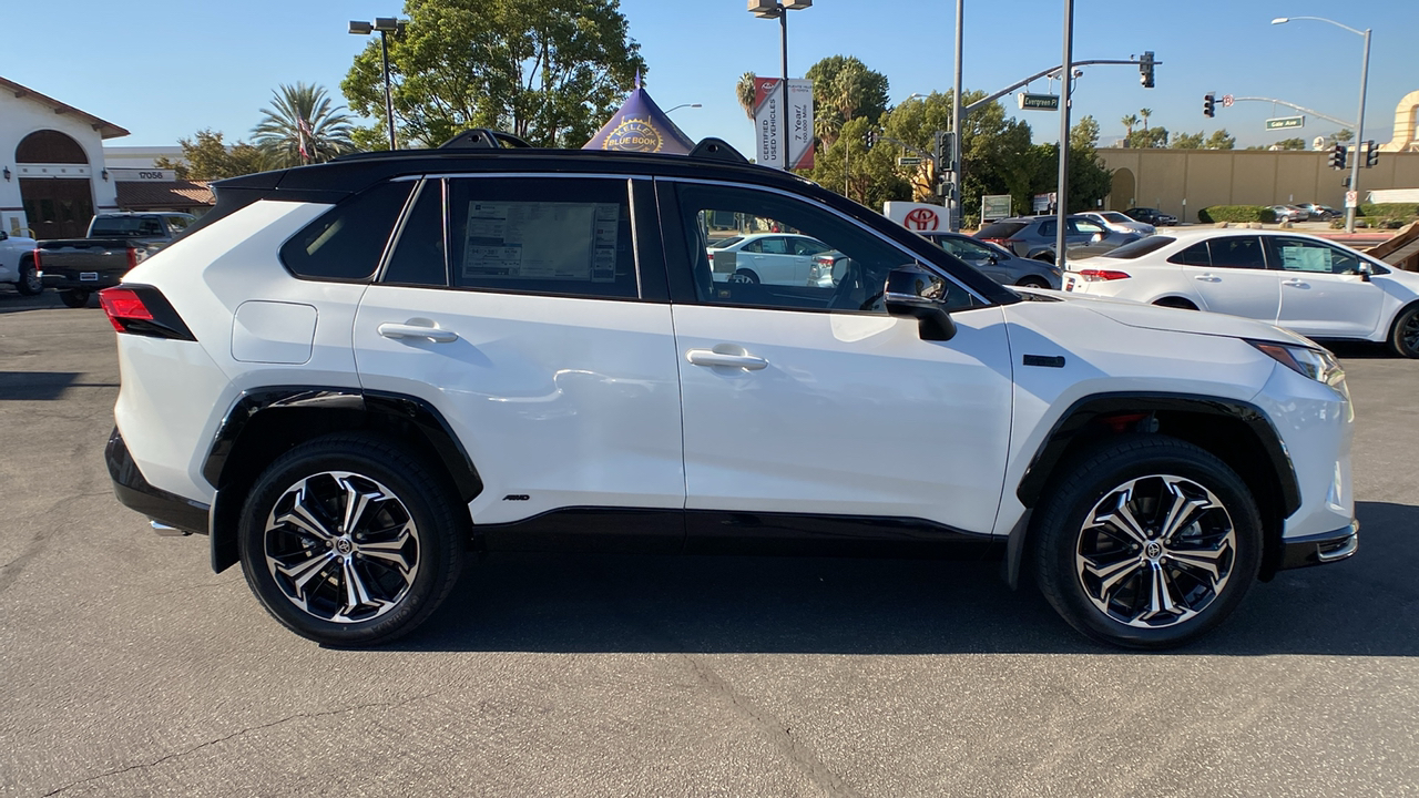 2024 TOYOTA RAV4 Prime XSE 2