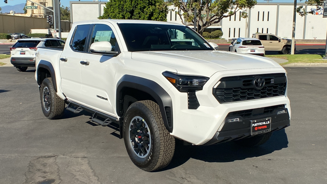 2024 TOYOTA Tacoma TRD Off-Road 1