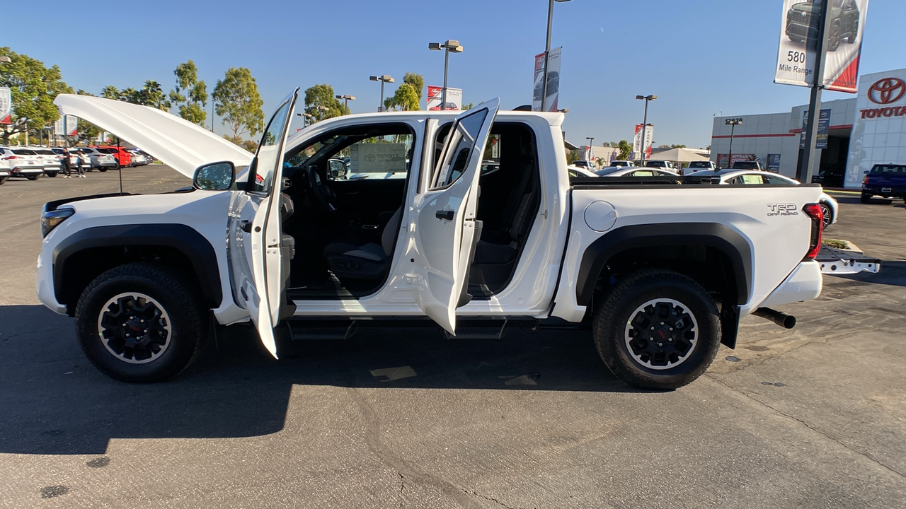 2024 TOYOTA Tacoma TRD Off-Road 11