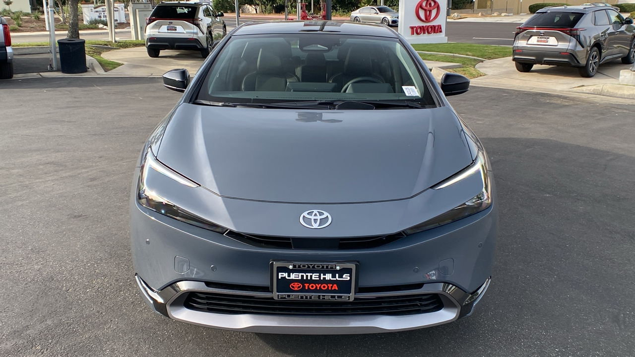 2024 TOYOTA Prius XLE 8