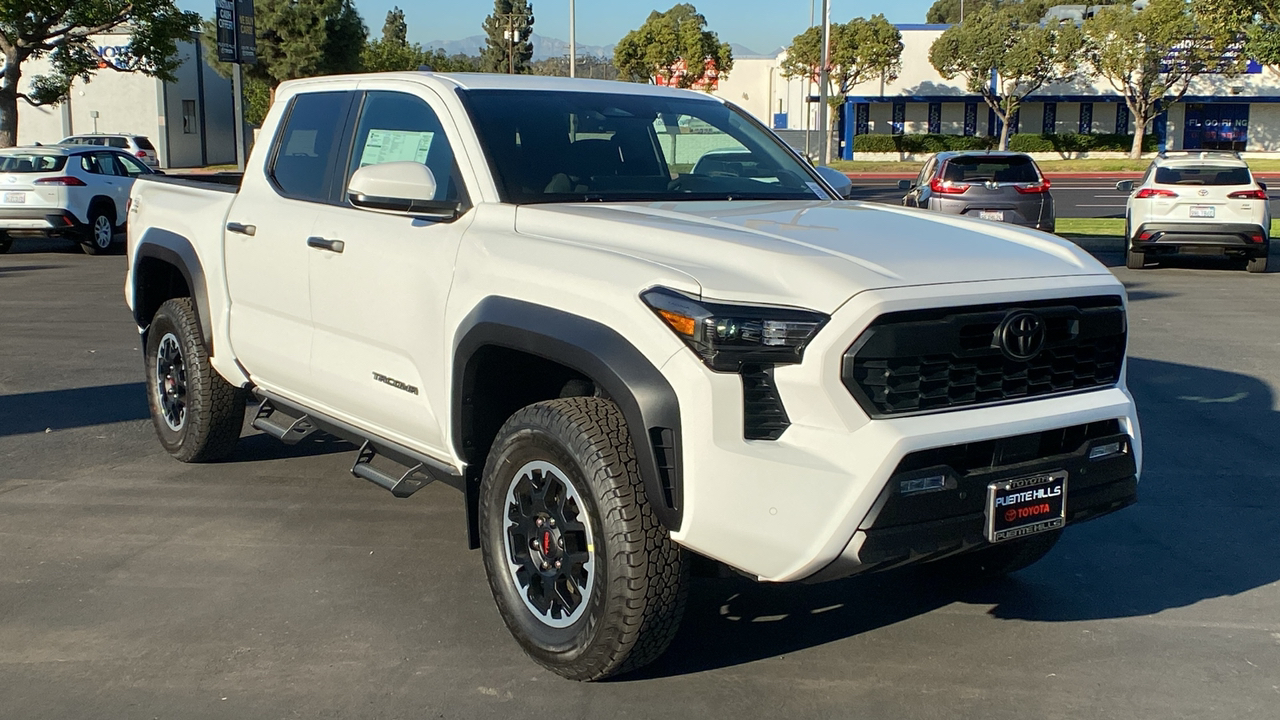 2024 TOYOTA Tacoma TRD Off-Road 1