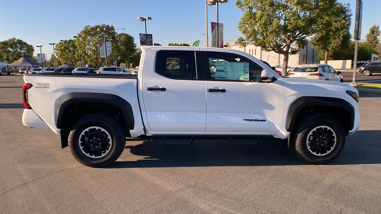 2024 TOYOTA Tacoma TRD Off-Road 2