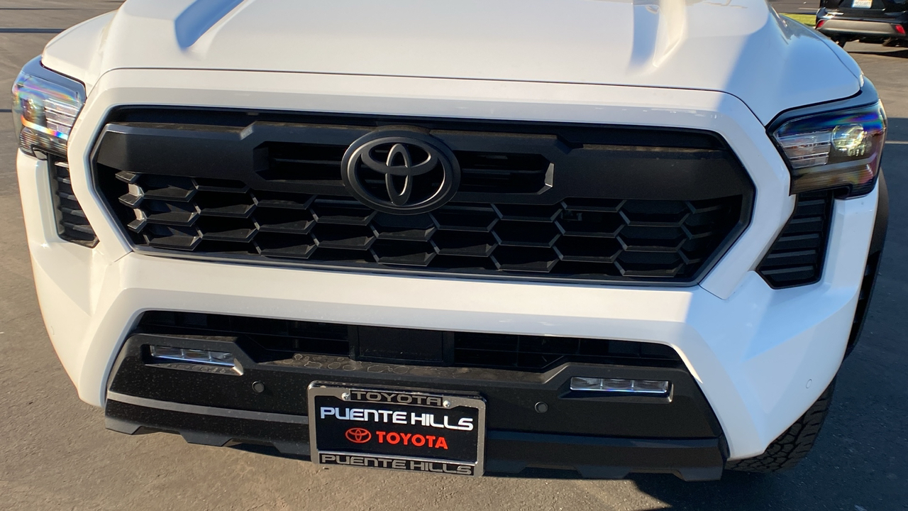 2024 TOYOTA Tacoma TRD Off-Road 33