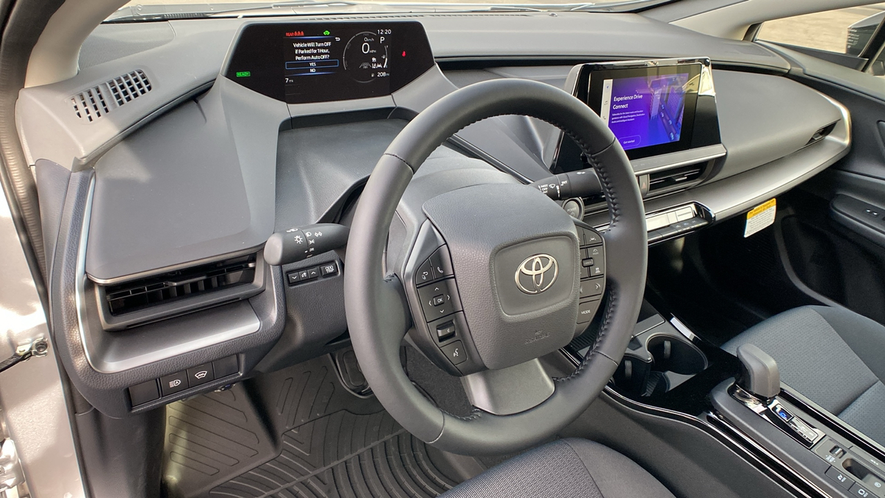 2024 TOYOTA Prius LE 16