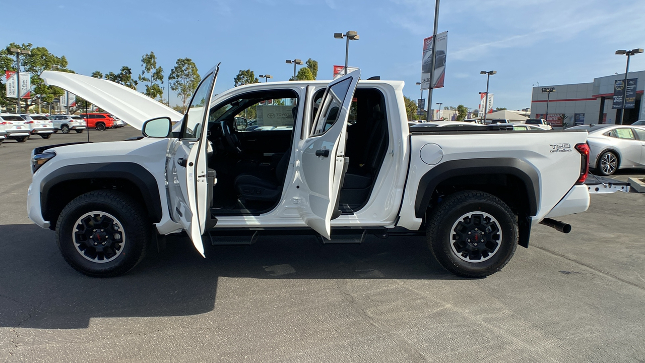 2024 TOYOTA Tacoma TRD Off-Road 11