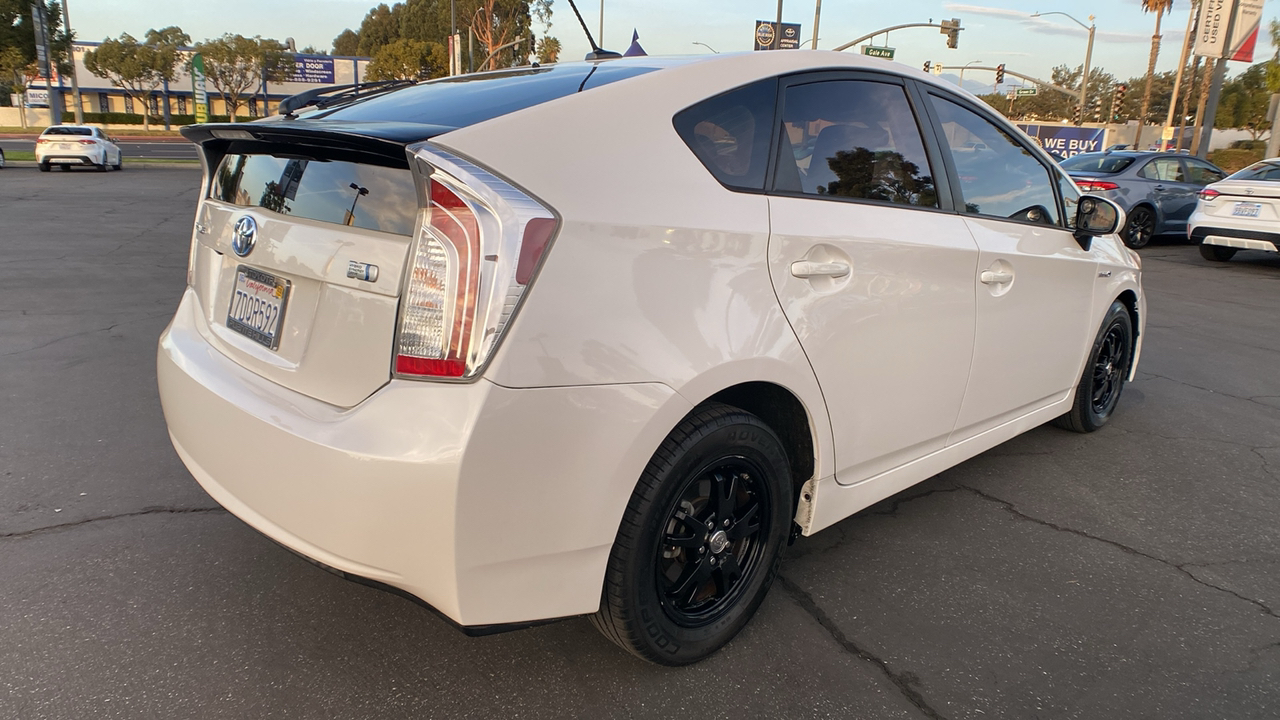 2014 Toyota Prius Four 3