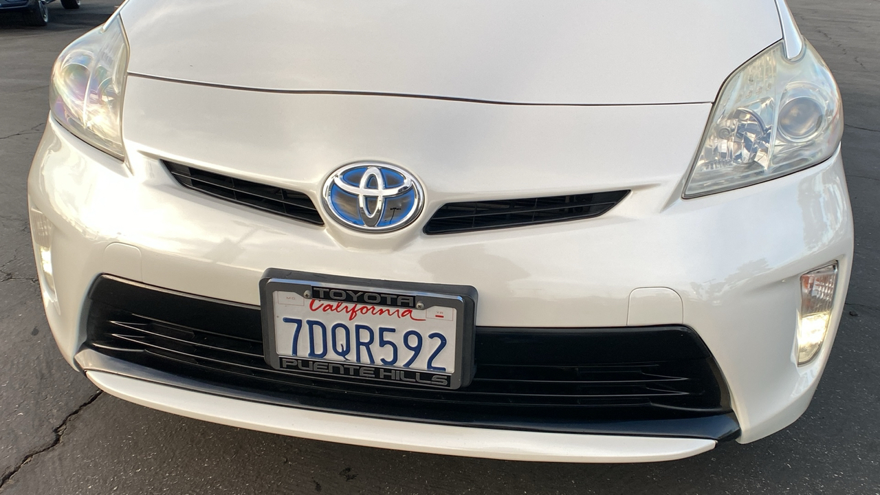 2014 Toyota Prius Four 32