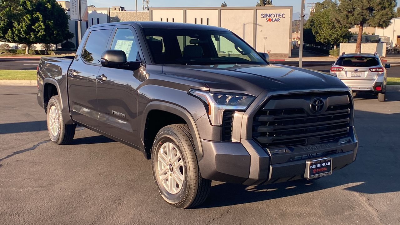 2025 TOYOTA Tundra SR5 1