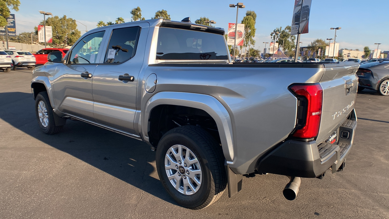 2024 TOYOTA Tacoma SR 5