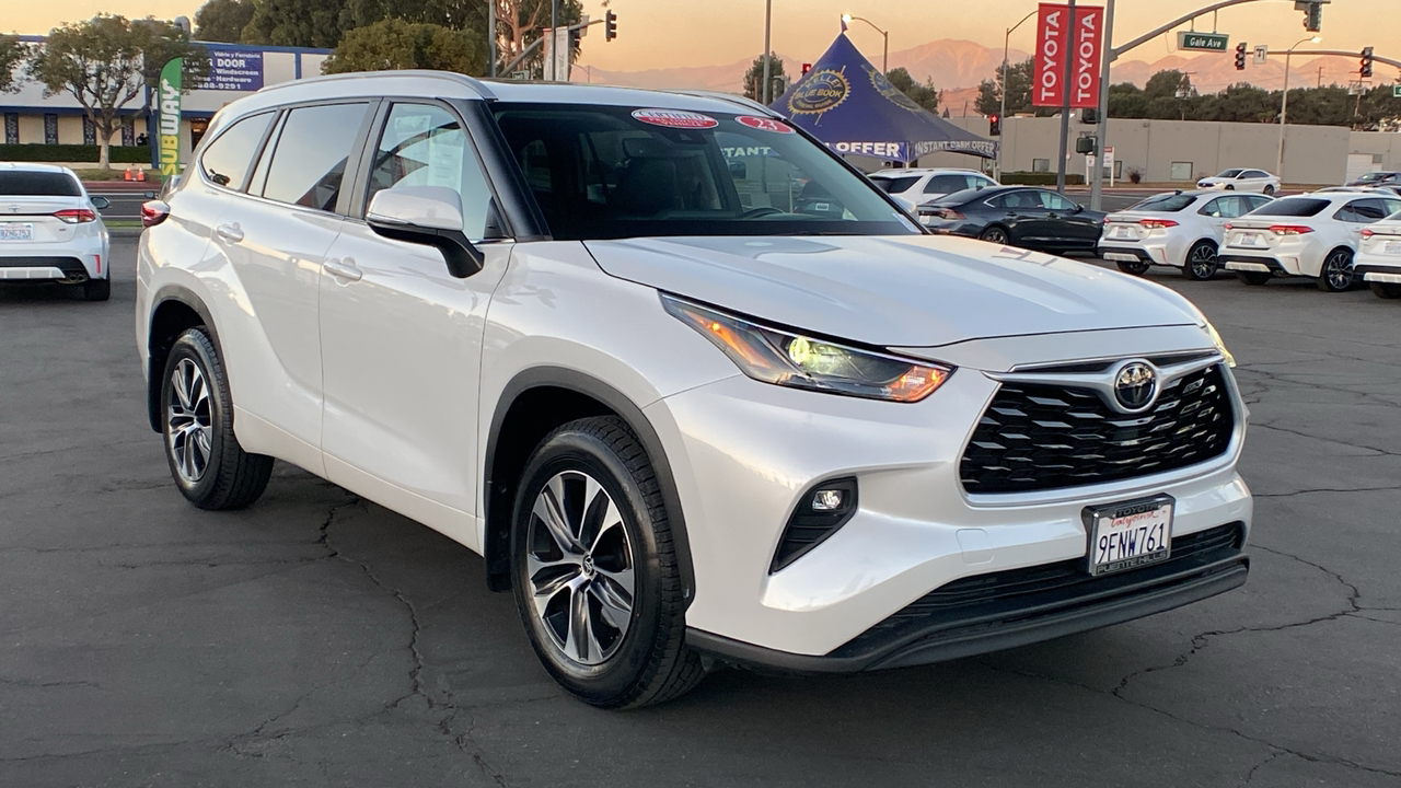 2023 Toyota Highlander XLE 1