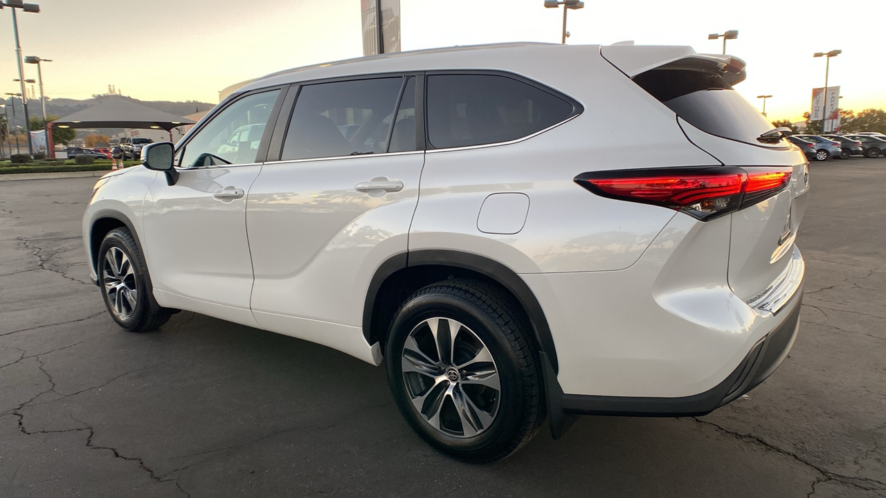 2023 Toyota Highlander XLE 5