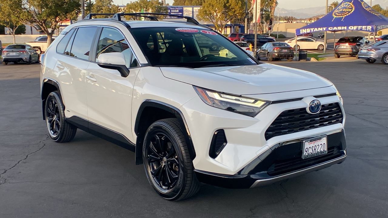 2022 Toyota RAV4 Hybrid SE 1