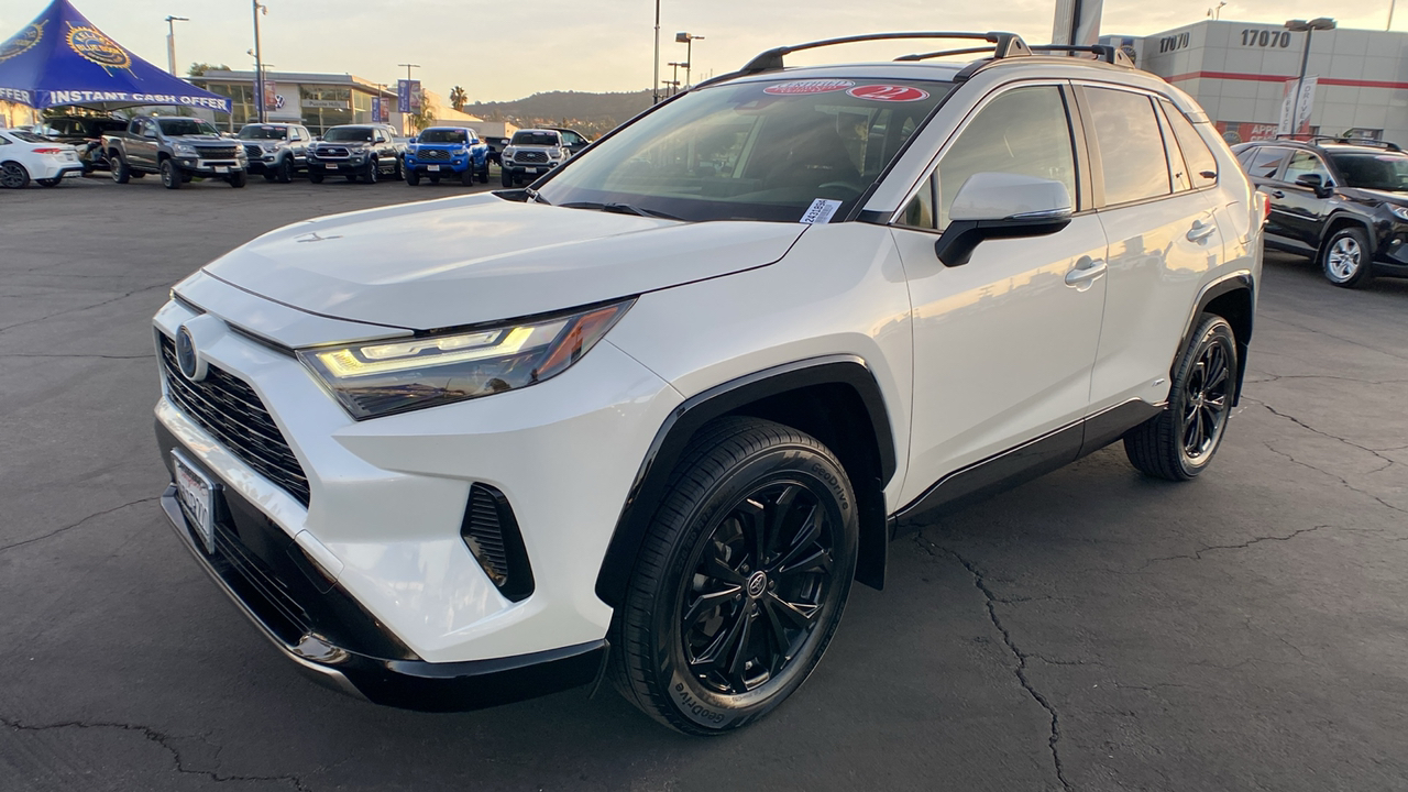 2022 Toyota RAV4 Hybrid SE 7