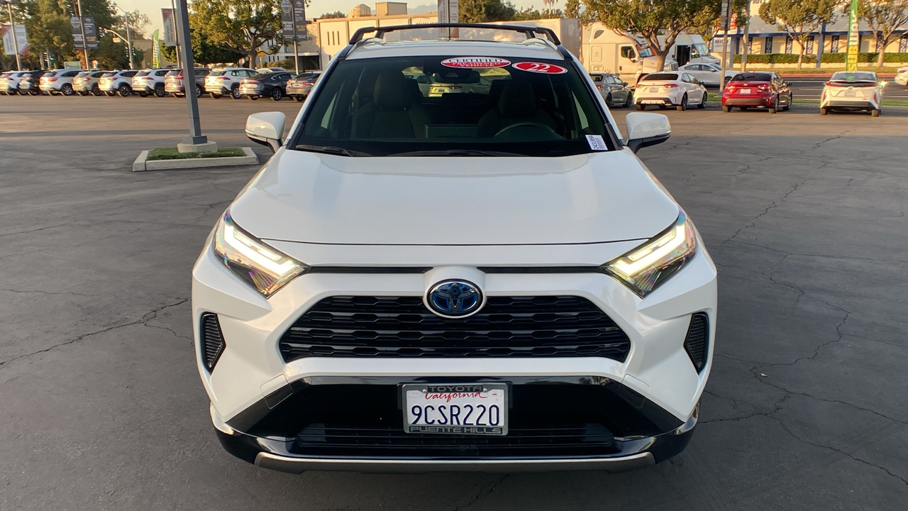 2022 Toyota RAV4 Hybrid SE 8