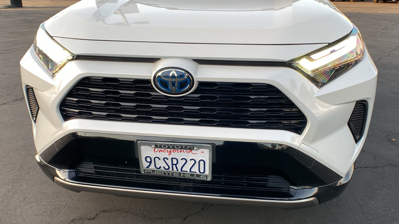 2022 Toyota RAV4 Hybrid SE 33