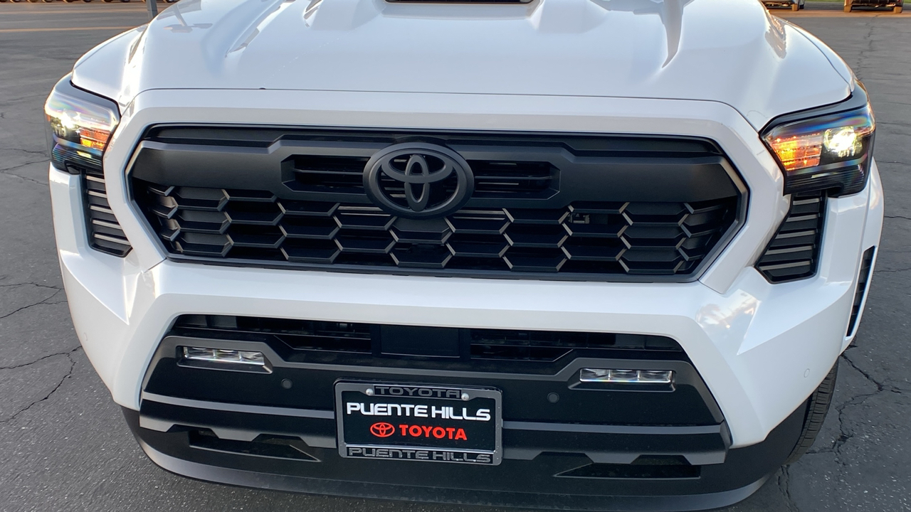 2024 TOYOTA Tacoma TRD Sport 33