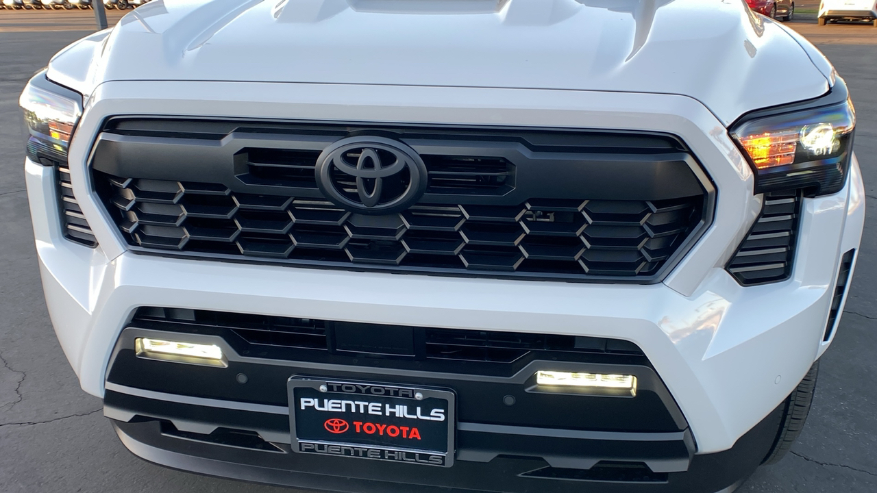 2024 TOYOTA Tacoma TRD Sport 33