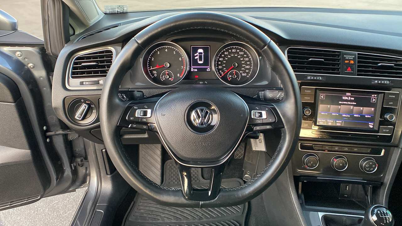 2018 Volkswagen Golf SportWagen S 13