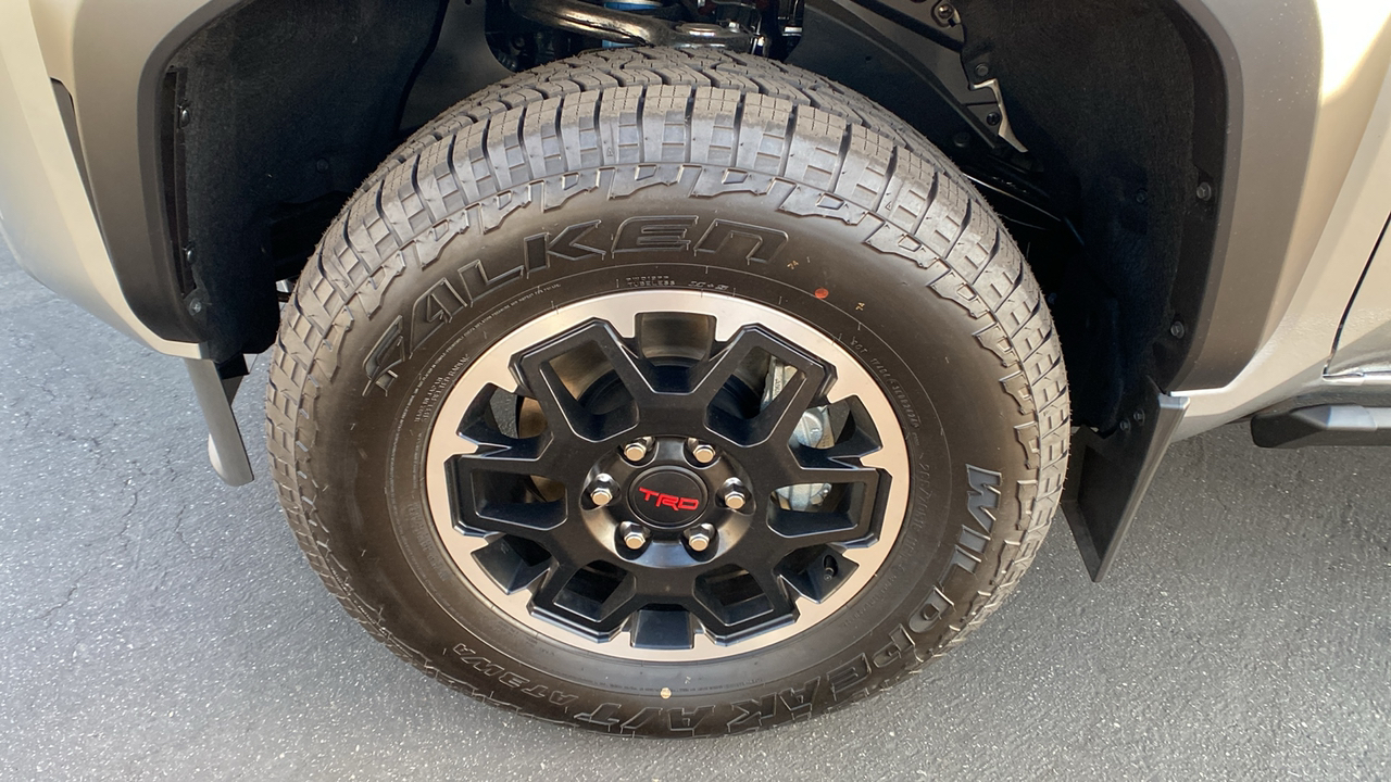 2024 TOYOTA Tacoma i-FORCE MAX Tacoma TRD Off-Road 32