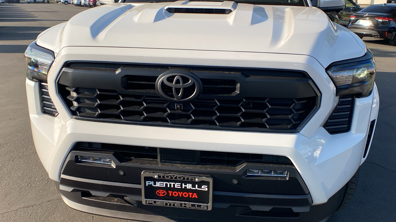 2024 TOYOTA Tacoma TRD Sport 33