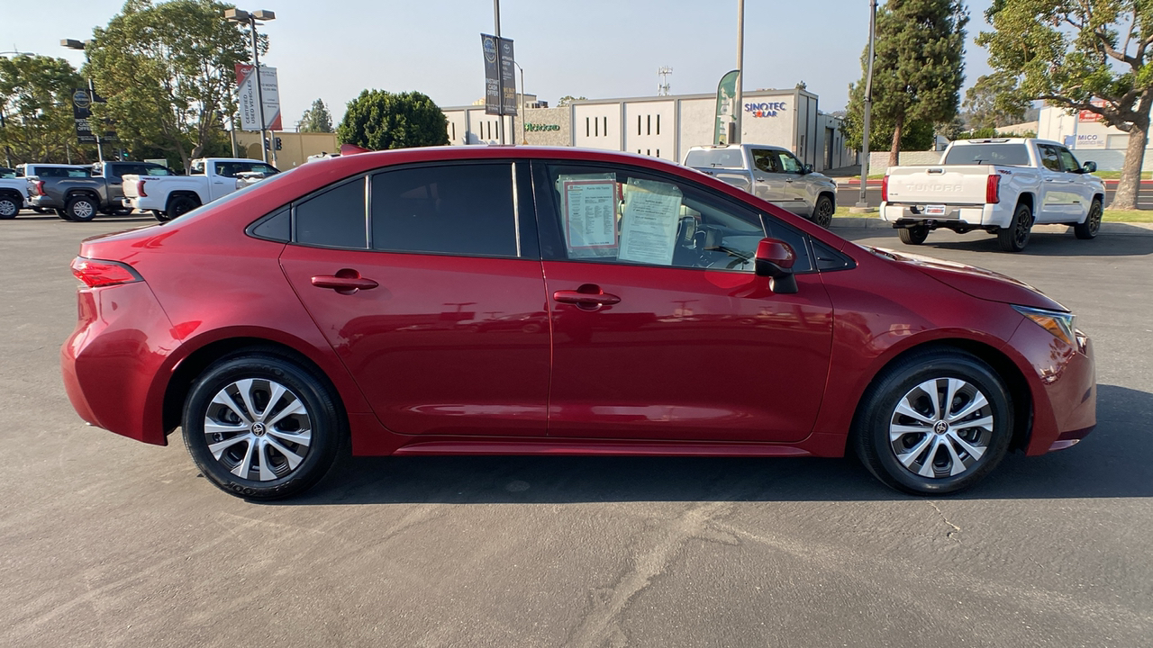 2022 Toyota Corolla Hybrid LE 2