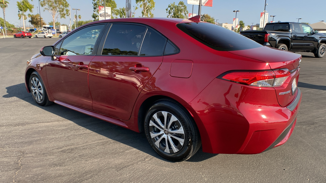 2022 Toyota Corolla Hybrid LE 5