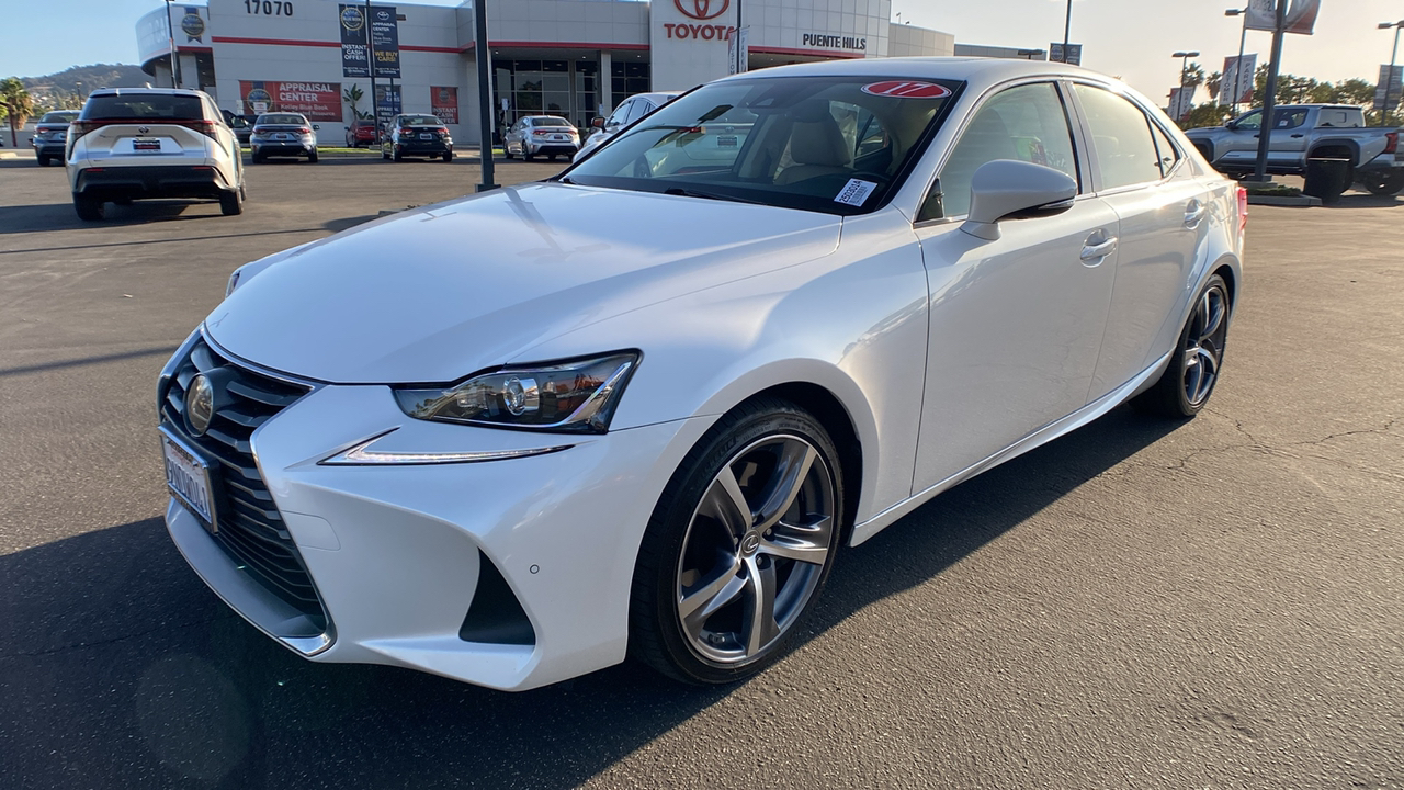 2017 Lexus IS 200t 7