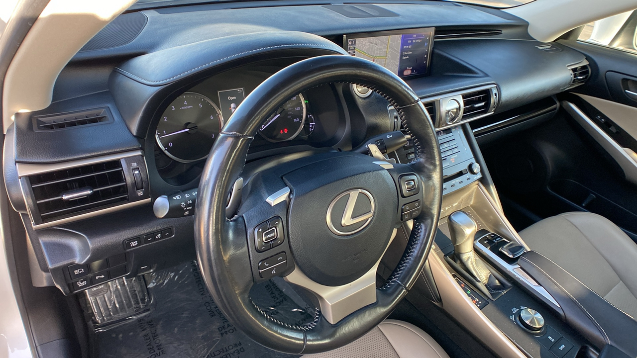 2017 Lexus IS 200t 16