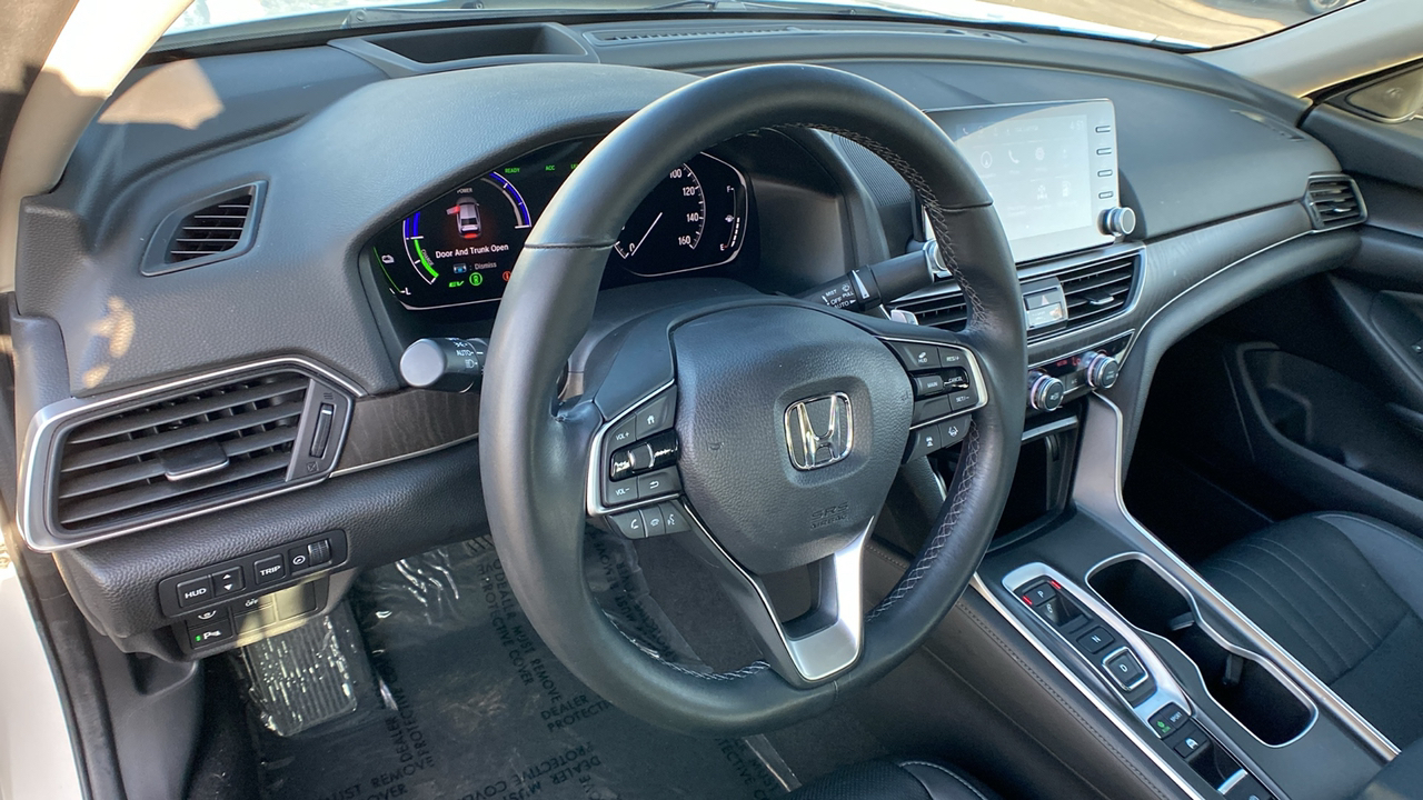 2019 Honda Accord Hybrid Touring 16