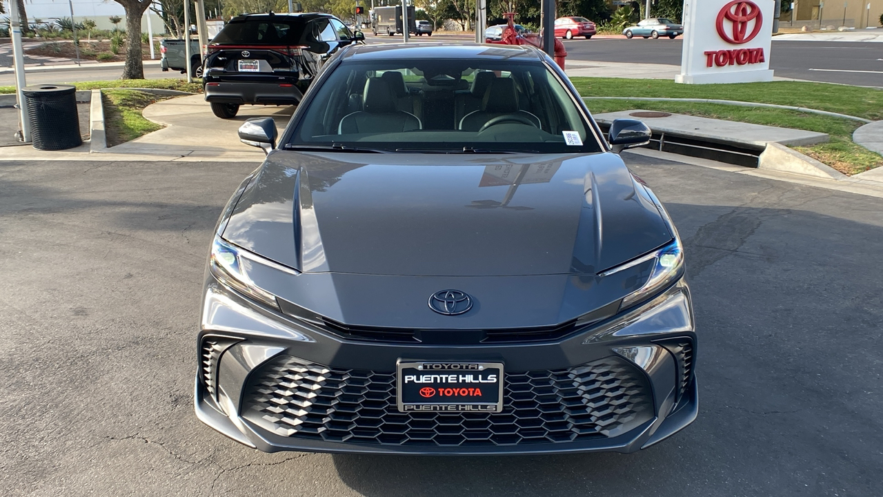 2025 TOYOTA Camry SE 8