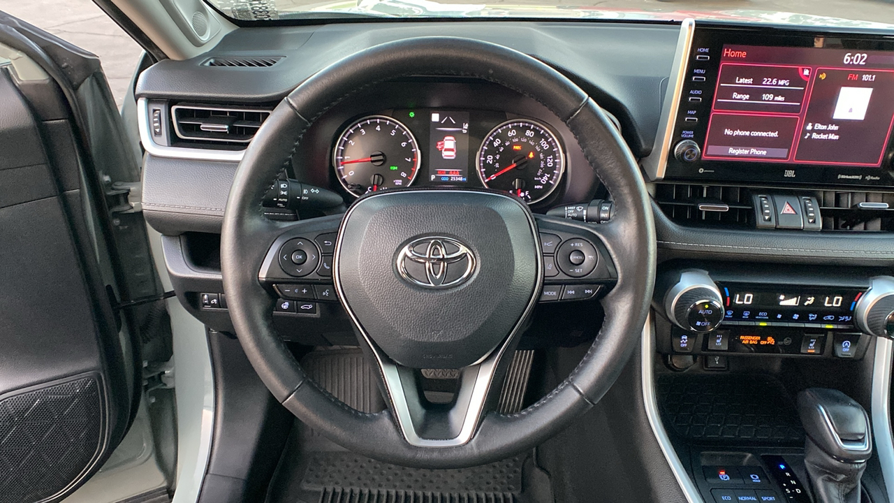 2022 Toyota RAV4 XLE Premium 13